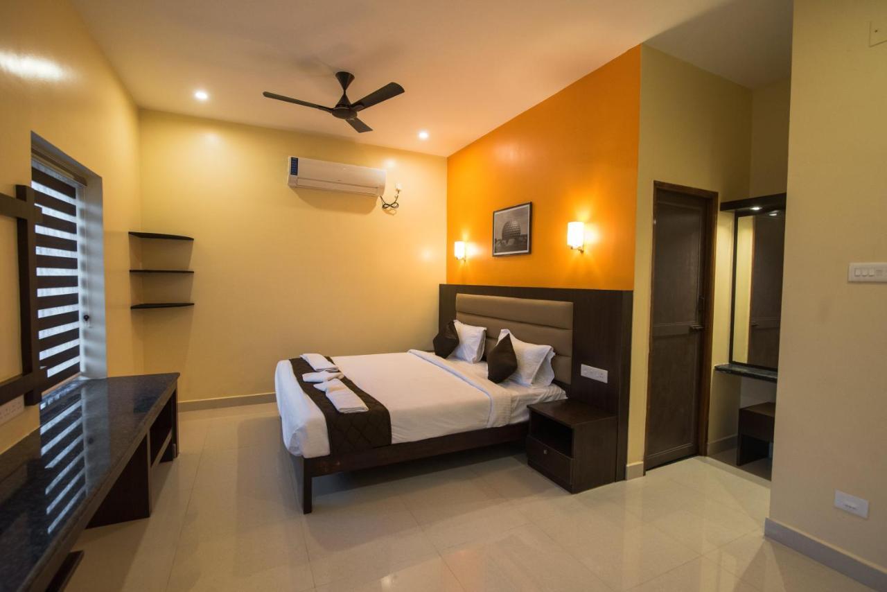 Saffron Vilva Hotel ปอนดิเชอรี ภายนอก รูปภาพ